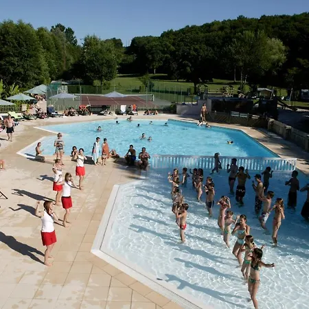Camping Sunissim Le Moulin Du Roch 5 Stars By Locatour * Sarlat-la-Caneda